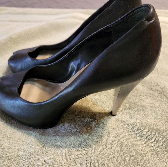 Jessica Simpson peep toe with two tone heel - Picture 2 of 8